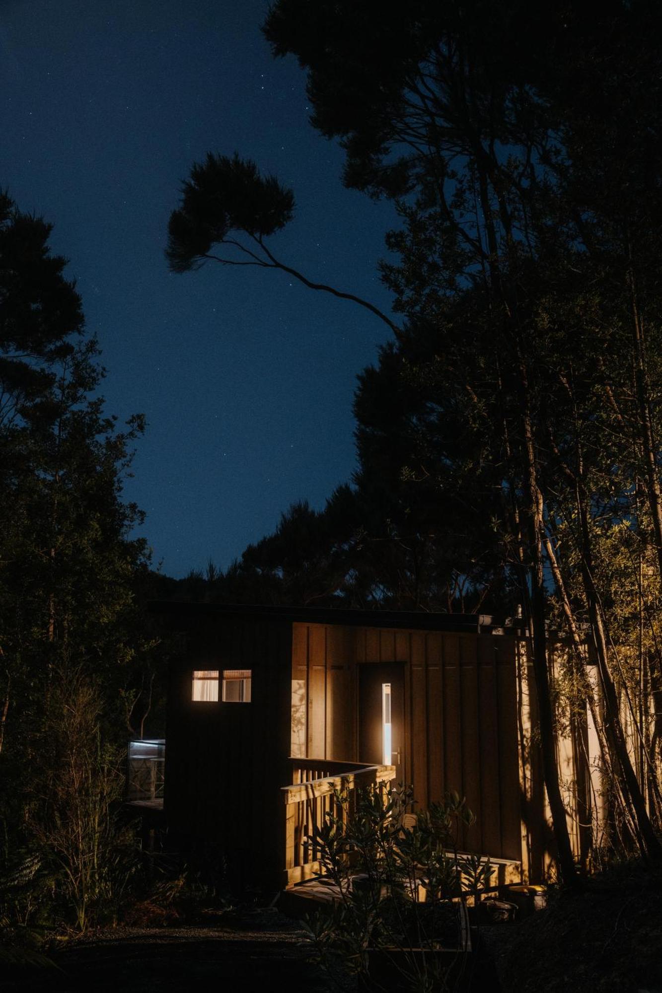 Treetop Tranquility At Rekindle Tree Houses Opua Buitenkant foto